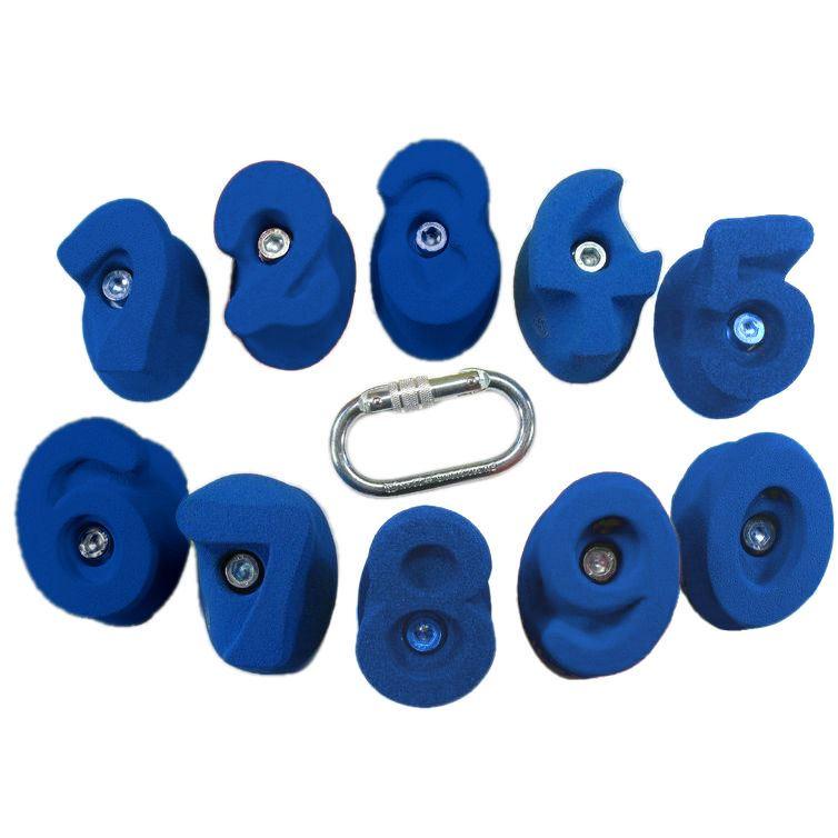 Bunte Klettergriffe in Zahlenform in verschiedenen Farben.