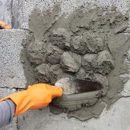 Stempelbeton zur Erstellung eigener Kunstfelsen für Ihren Garten.